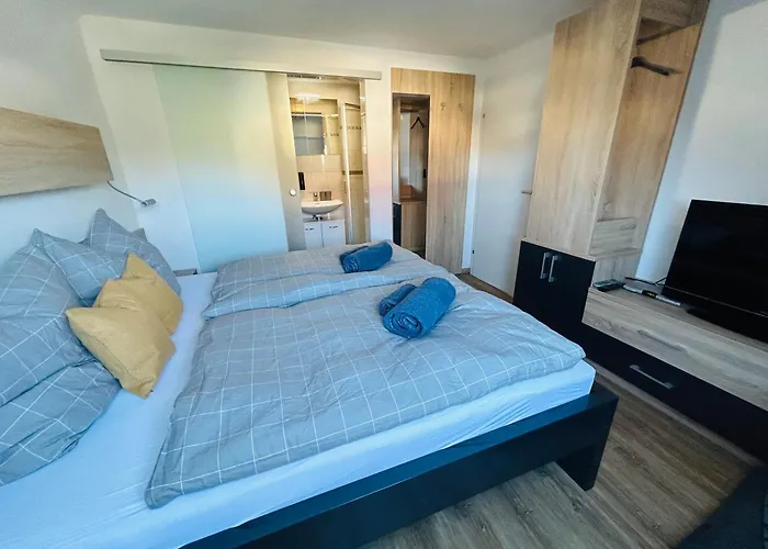 Mit Blick Aufs Schloss * Karlstein an der Thaya